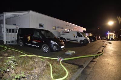 Murr: Papiertonnenbrand an einem Gebaeude